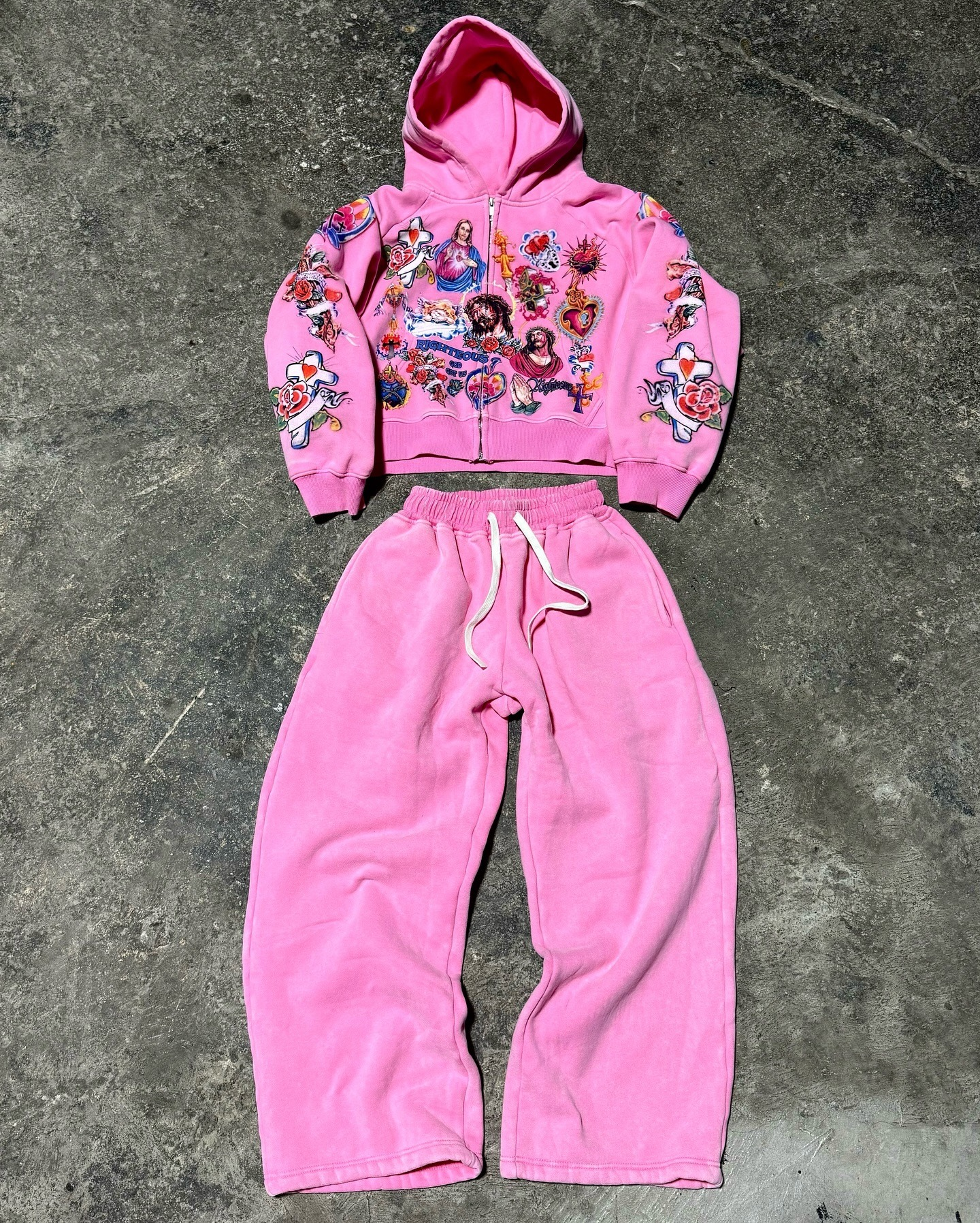 imgi_64_465654930_2113506669081498_3846626871446345395_n.webp We Are Righteous Risen King Zip Up Pink - Image 1